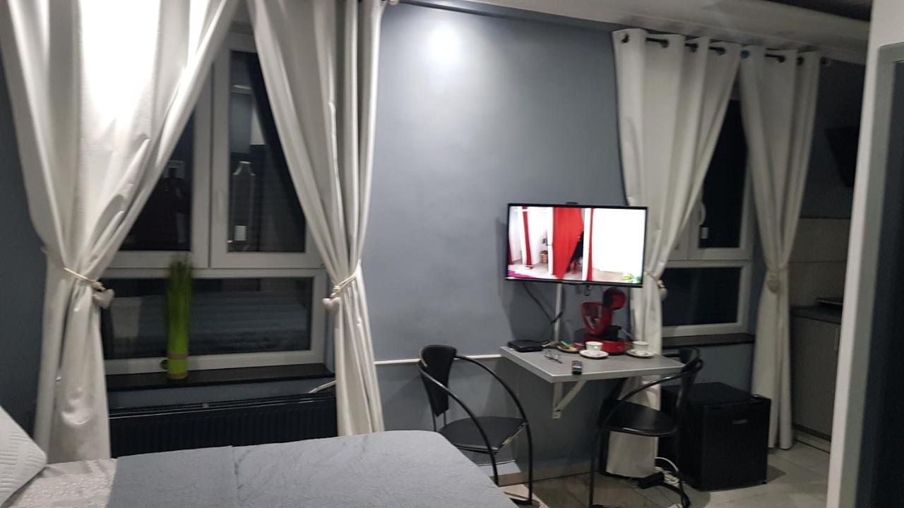 Le Petit Luxembourg Διαμέρισμα Montignies-sur-Sambre Εξωτερικό φωτογραφία